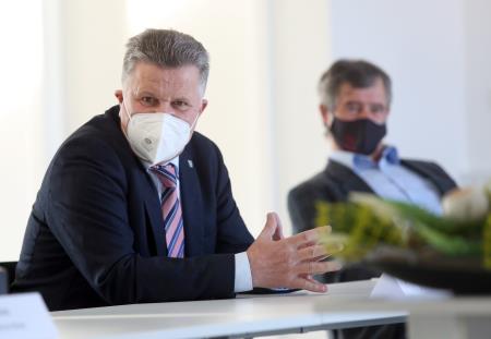 PODPIS POGODBE 13 FOTO LJUBO VUKELIČ